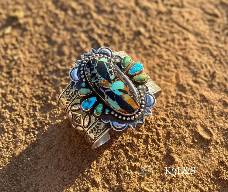 BRACELETS & CUFFS