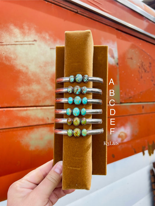 Turquoise Three Stone Women's Bracelets image 0